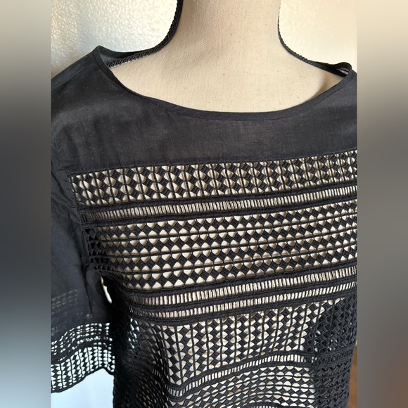 Modern Black Geometric Shape Lace Top - Picture 5 of 7